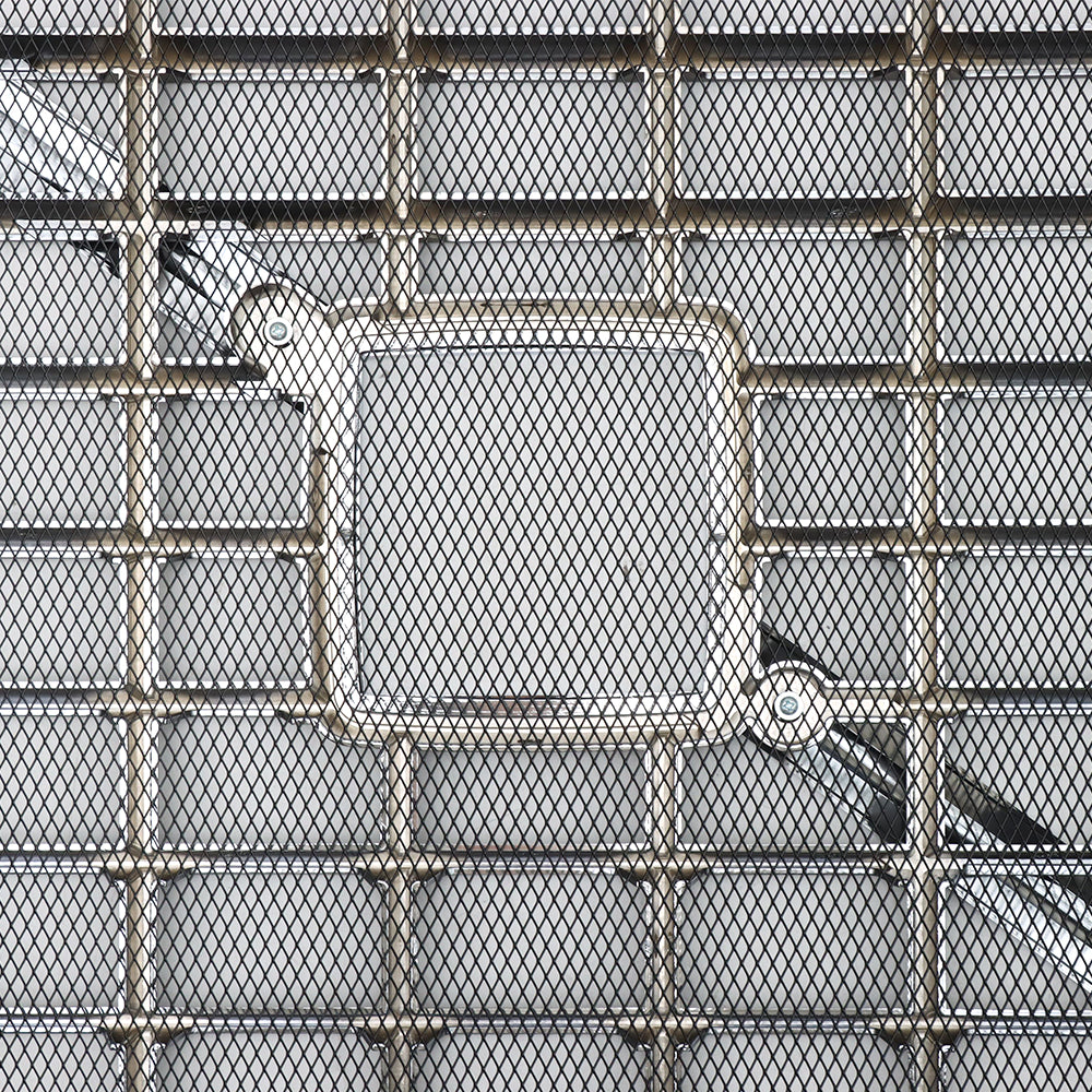 Front Grille Assembly Fit For Volvo VNL Semi Trucks 2004-2017 With Bug Screen